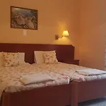 Lola Apartman